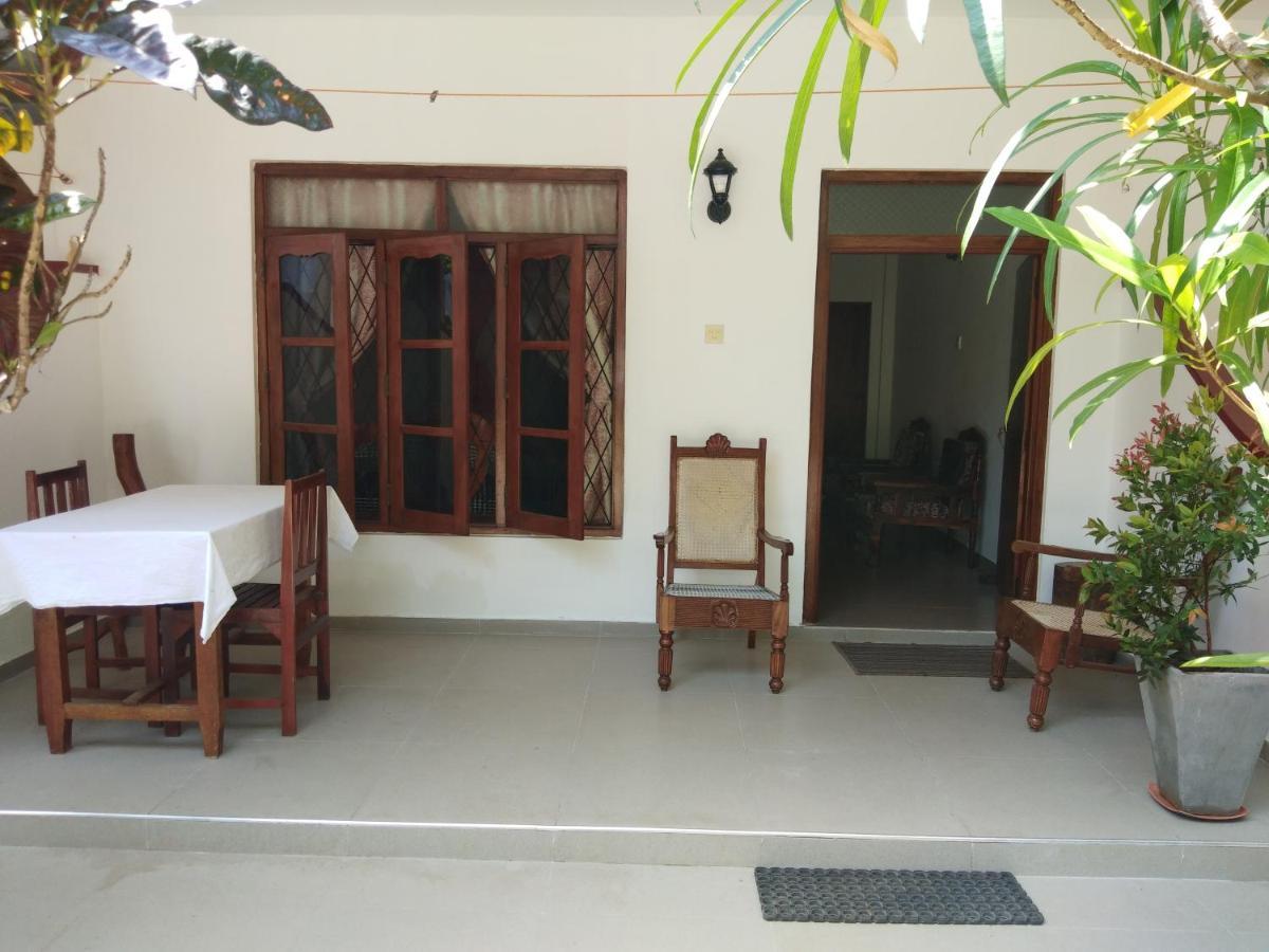 Rock House Hotel Unawatuna Eksteriør billede