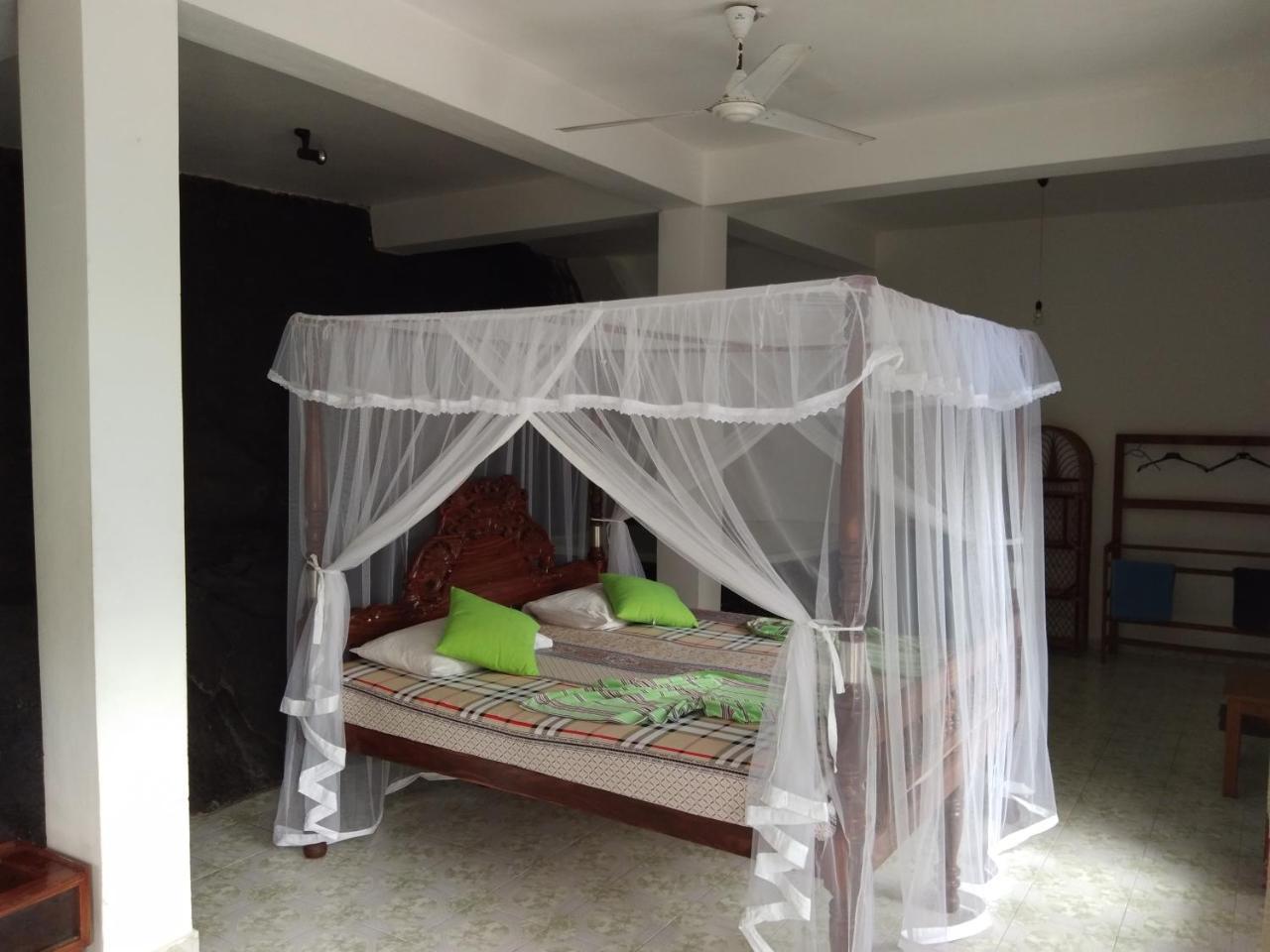 Rock House Hotel Unawatuna Eksteriør billede